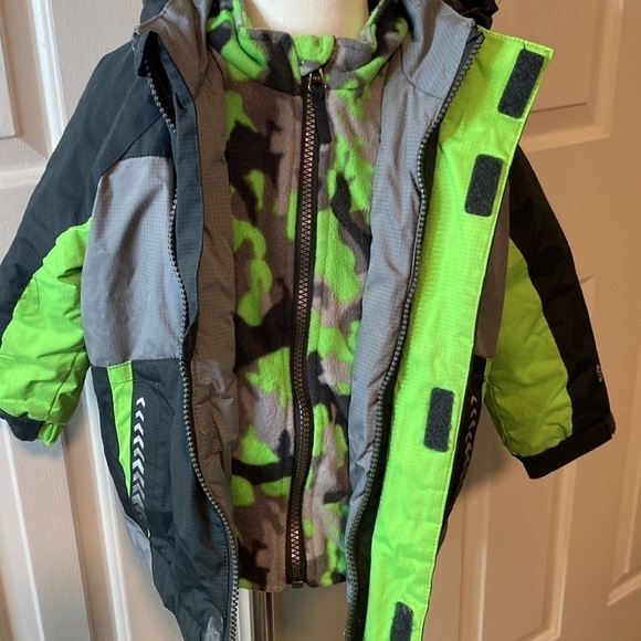 Free Country Fleece Lined Winter Jacket Size 3T in EUC - Picture 6 of 10